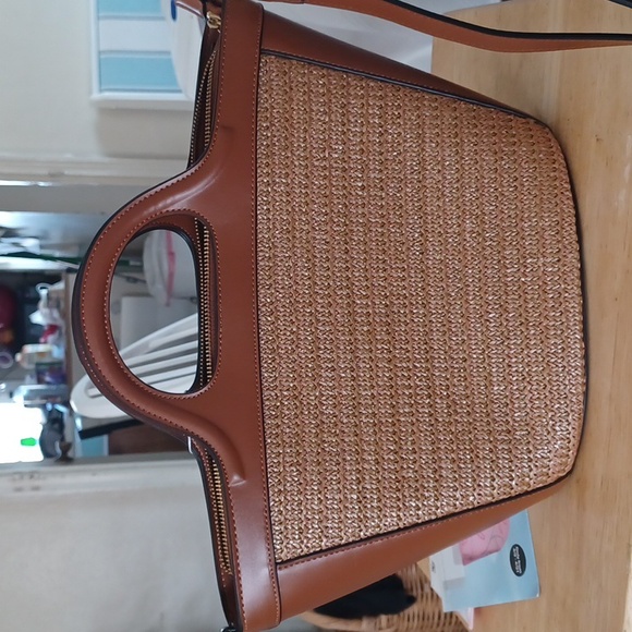 Melie Bianco Tan and Brown Trapezoid Shoulder Bag - Picture 4 of 4